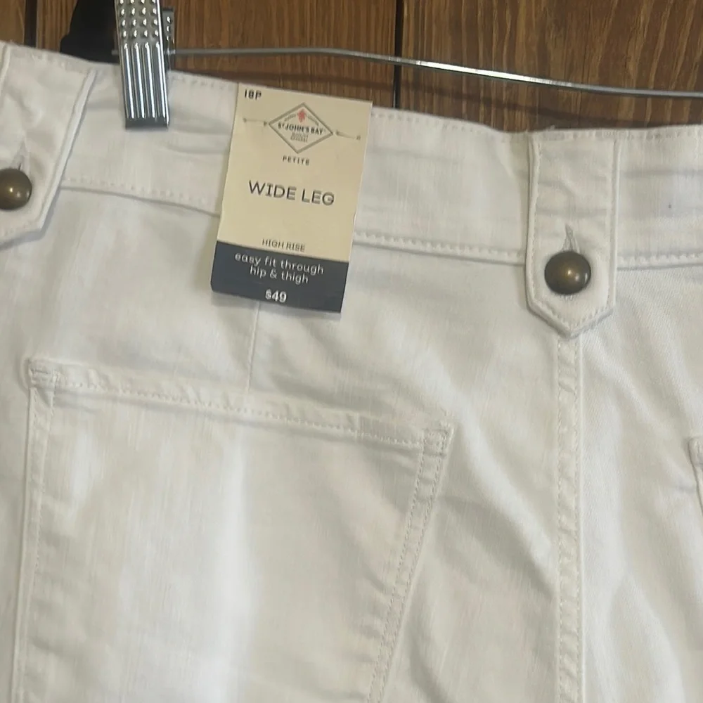 St. John's Bay Women's White Flare & Wide Leg Jeans - Picture 6 of 8